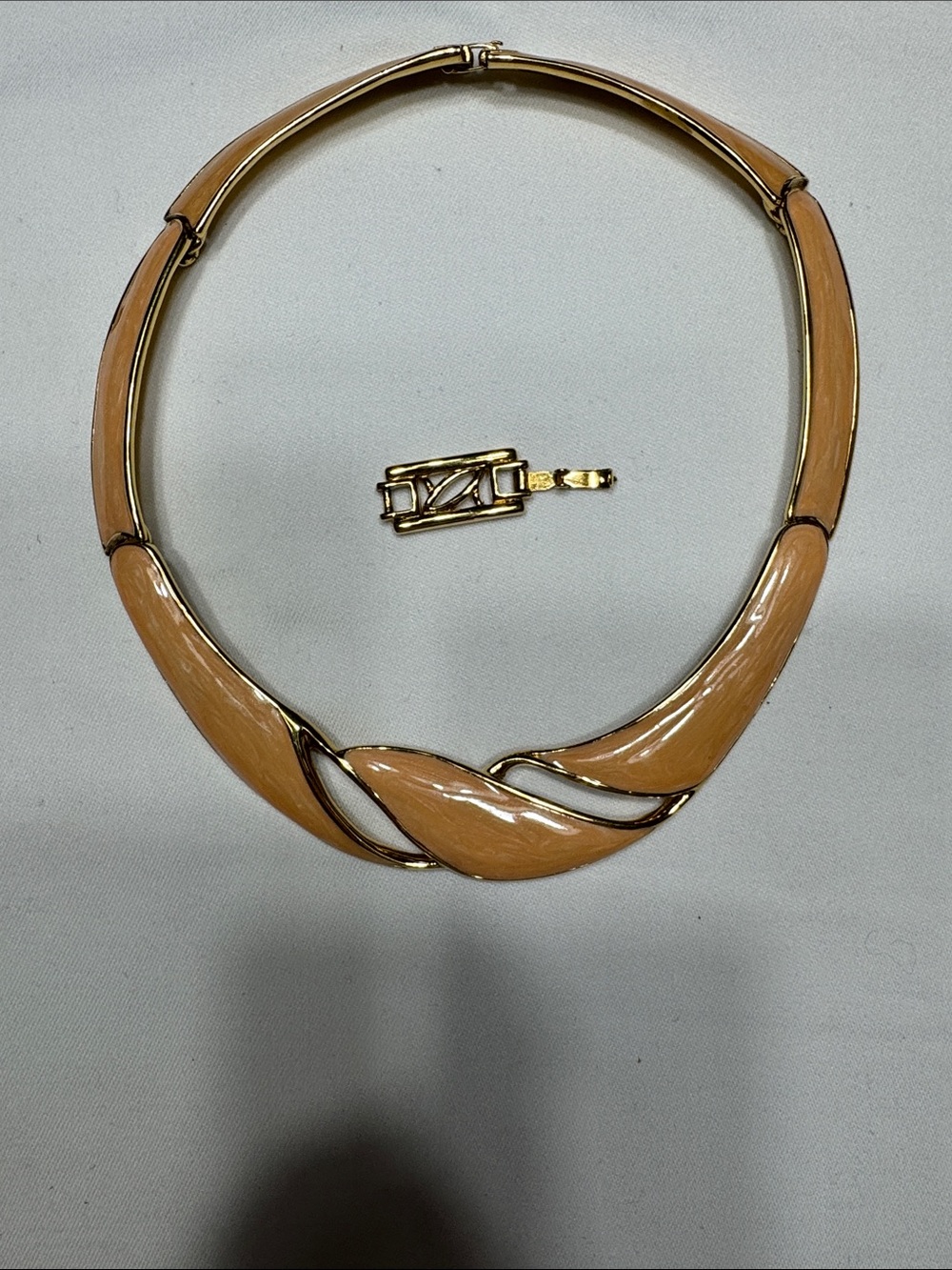 Vtg. Monet collar/choker necklace with 1” extender.